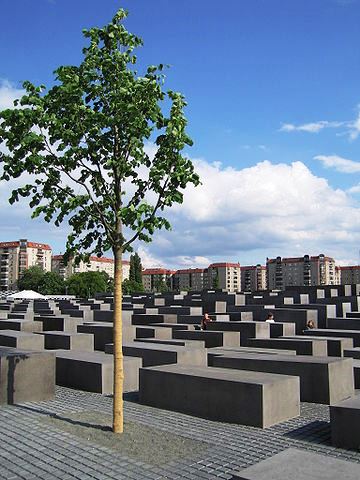 360px-Holocaust_memorial_tree